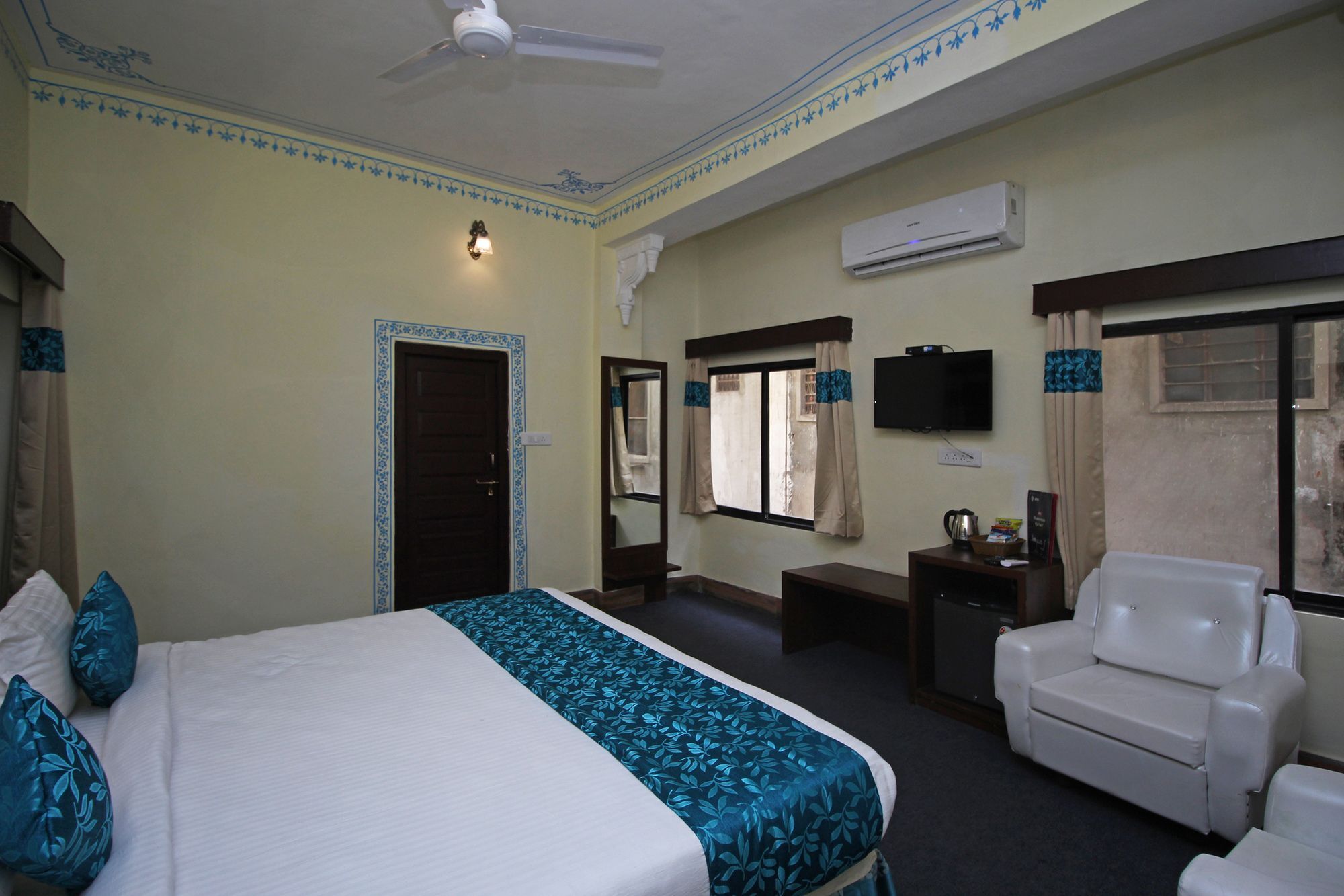 Oyo 9161 Hotel Janak Vilas Udaipur Exterior foto